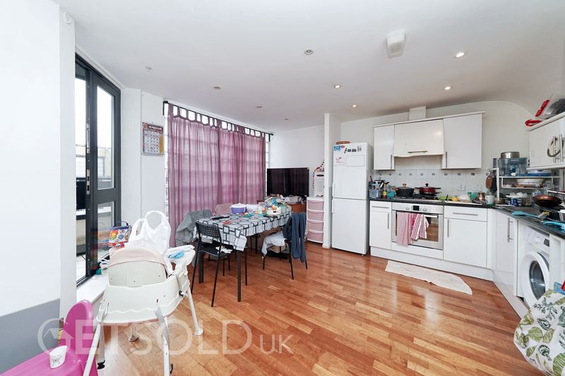 Property photo 3 of 7 Photo 9