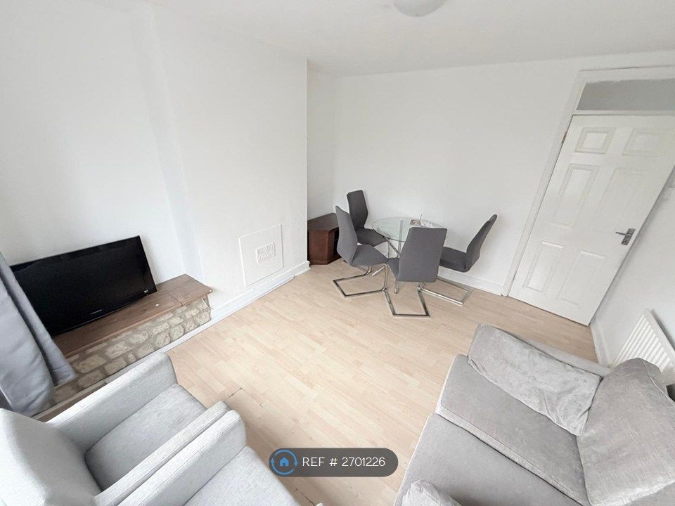 Property photo 2 of 15 Lounge (View 2)