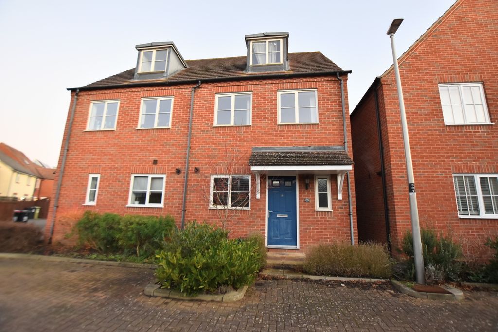 Property photo 1 of 14 20 Churston Front 2