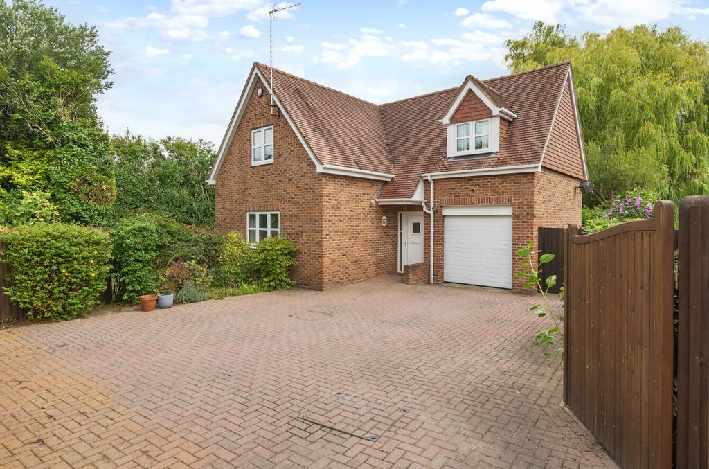 Property photo 1 of 12 1328939-17-687E43...