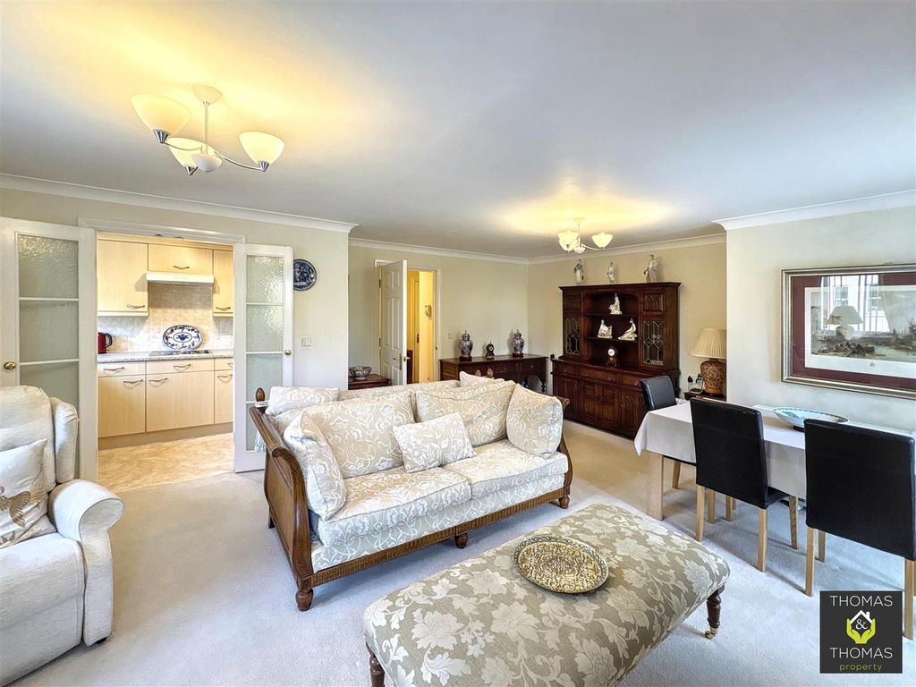 Property photo 2 of 17