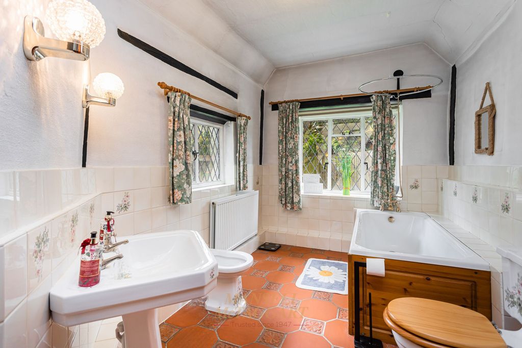 Additional image 12 of 2 bed detached house for saleBalcombe Road, Crawley RH10