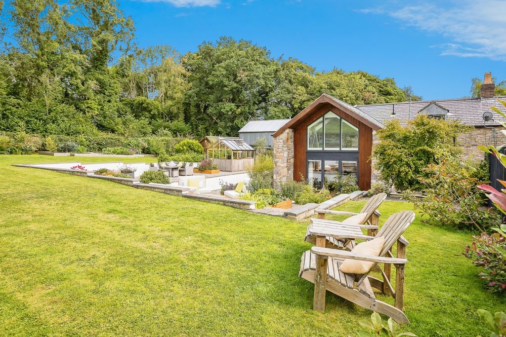 Property photo 2 of 46 Photo