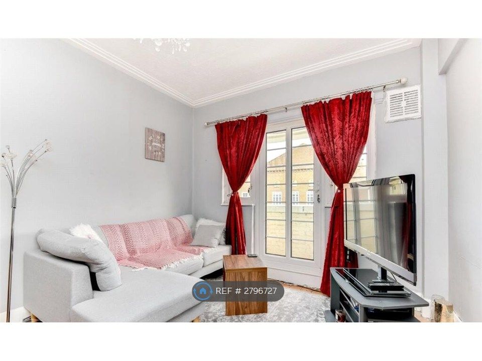 Property photo 2 of 14 Sitting Room