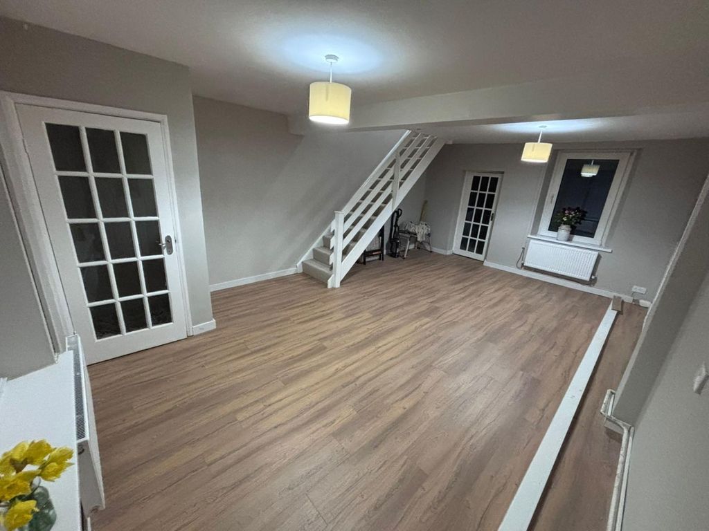 Property photo 2 of 11 Image 2