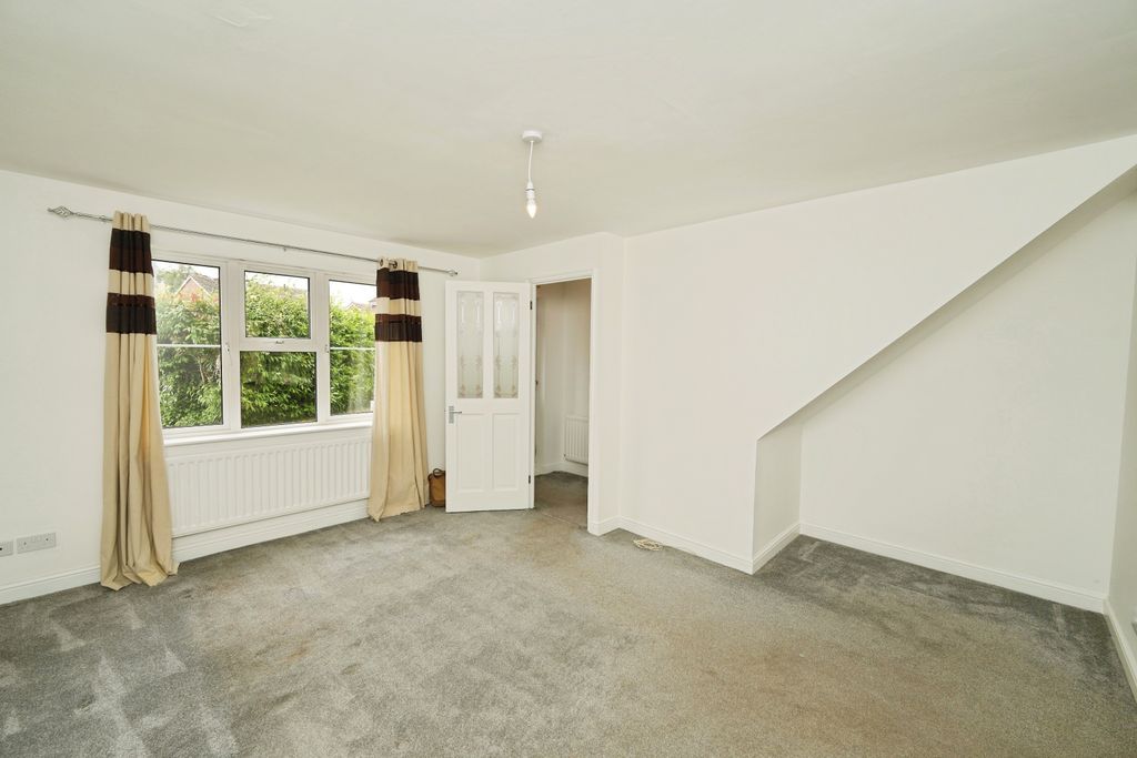 Property photo 3 of 14 Living Room