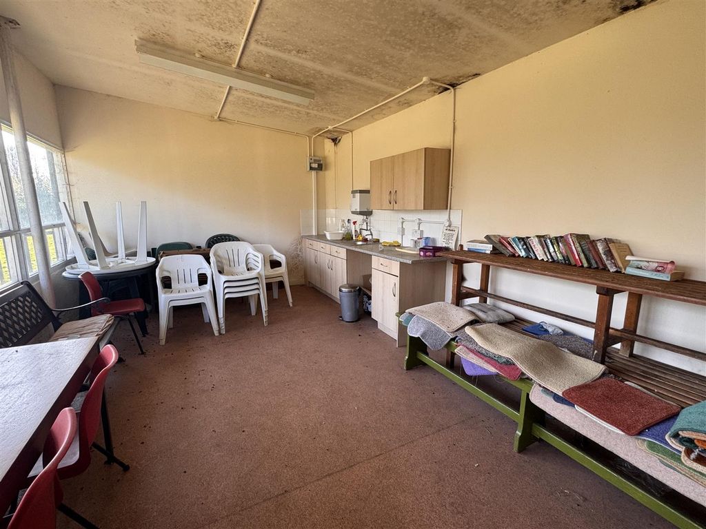 Property photo 2 of 6