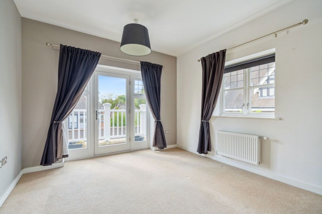 Property photo 3 of 15 Reception