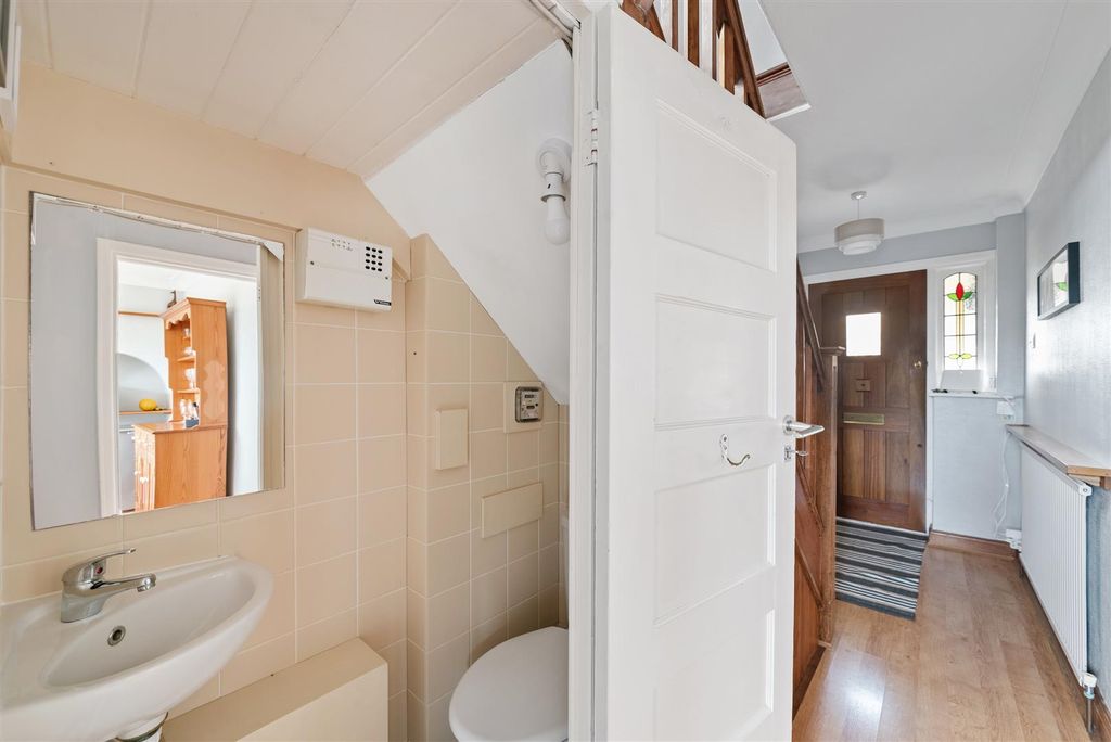 Property photo 3 of 12 Leamington Avenue