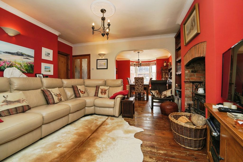 Property photo 2 of 17 Photo