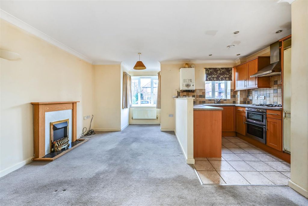 Property photo 2 of 13 Flat 2 - Colbern Court - Tn402Ex - Photos (8).Jpg