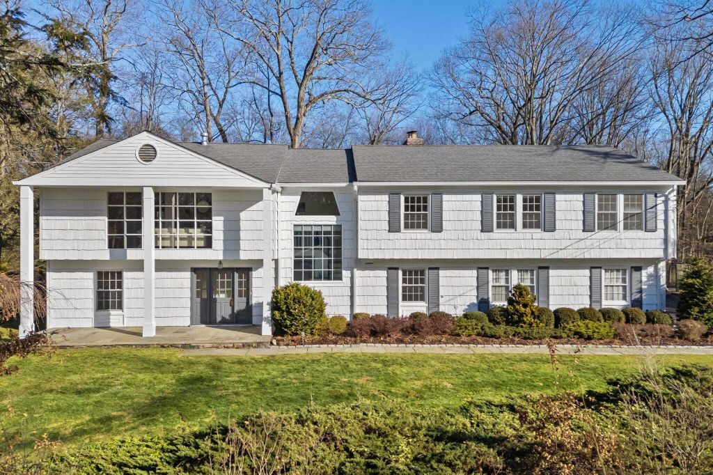 Property photo 1 of 31