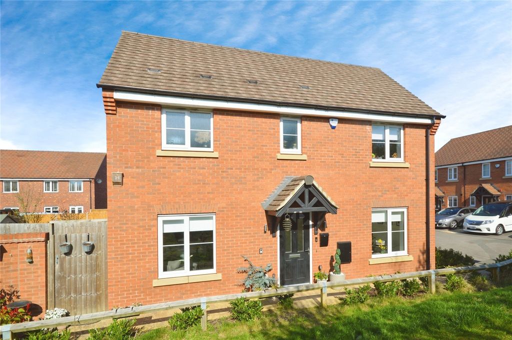 Property photo 1 of 19 Front