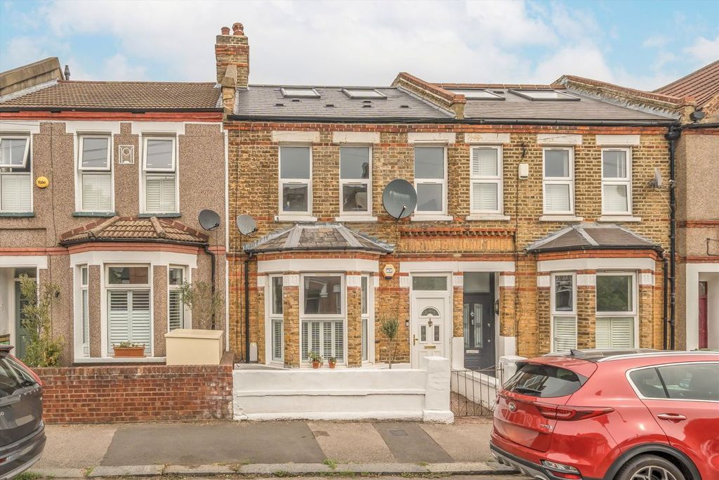 Property photo 1 of 11