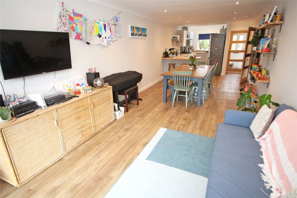 Property photo 2 of 16 Picture No. 04