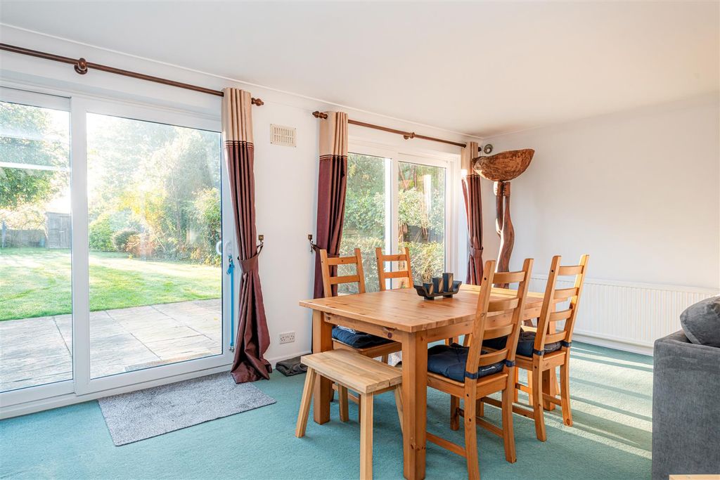 Property photo 3 of 11 Dining Area