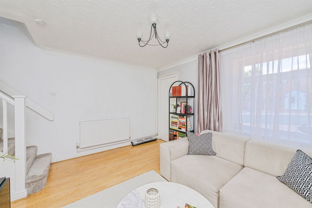 Property photo 3 of 14