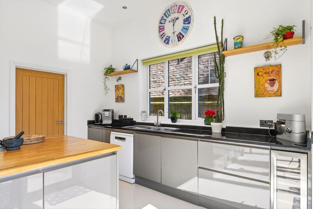 Additional image 4 of 5 bed detached house for saleGreen Lane, Heathfield TN21