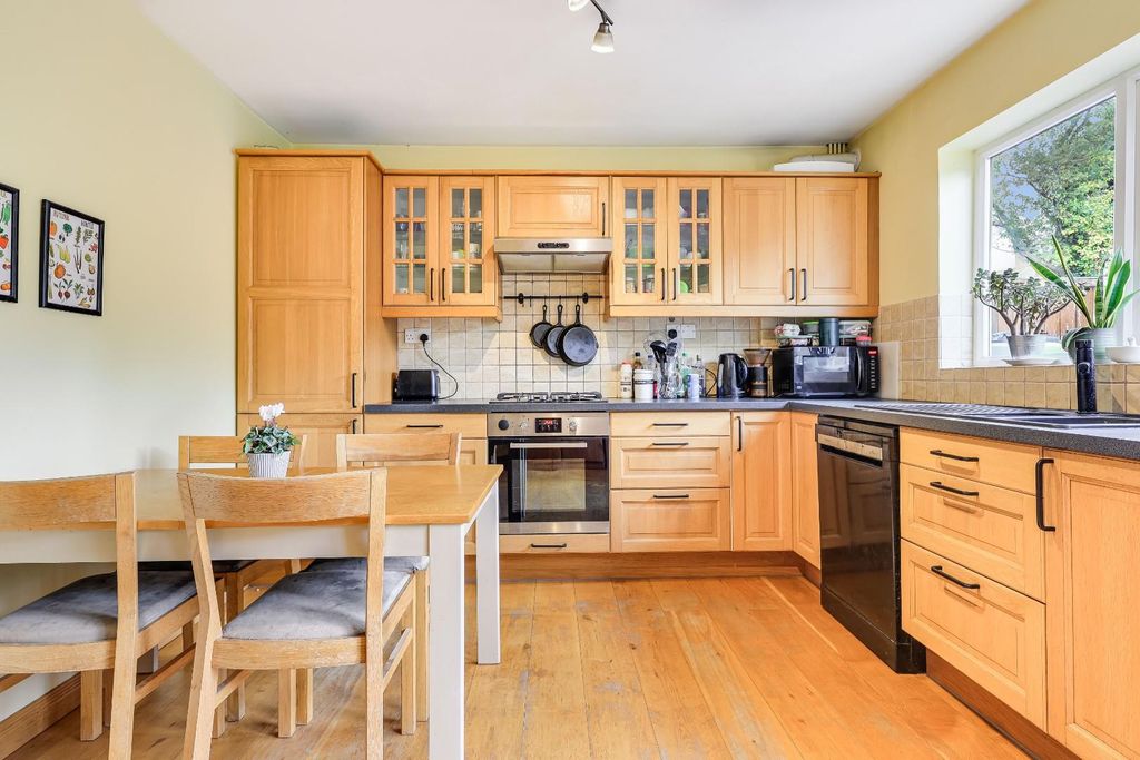 Property photo 3 of 13 Img (7) (1).Jpg