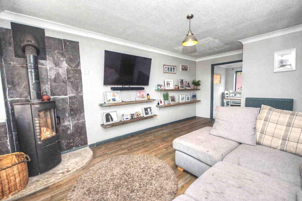 Property photo 3 of 19