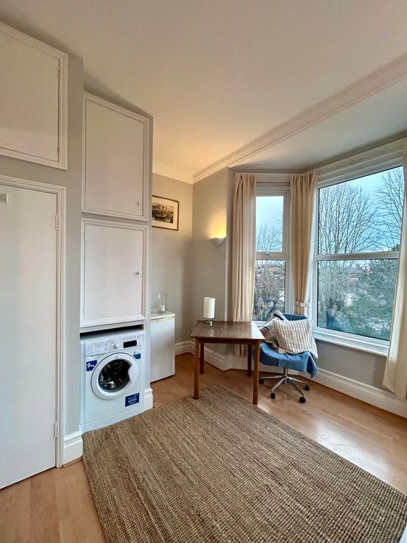 Property photo 3 of 6 Photo 8