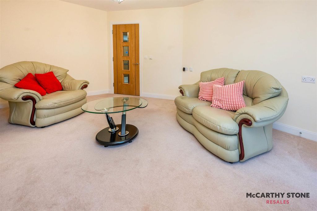 Property photo 3 of 23 012_2674.Jpg