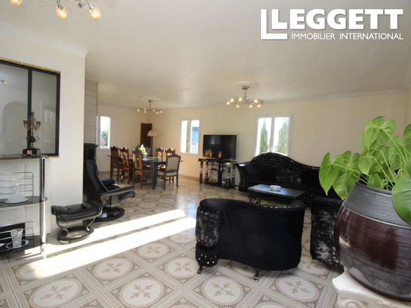 Property photo 2 of 10
