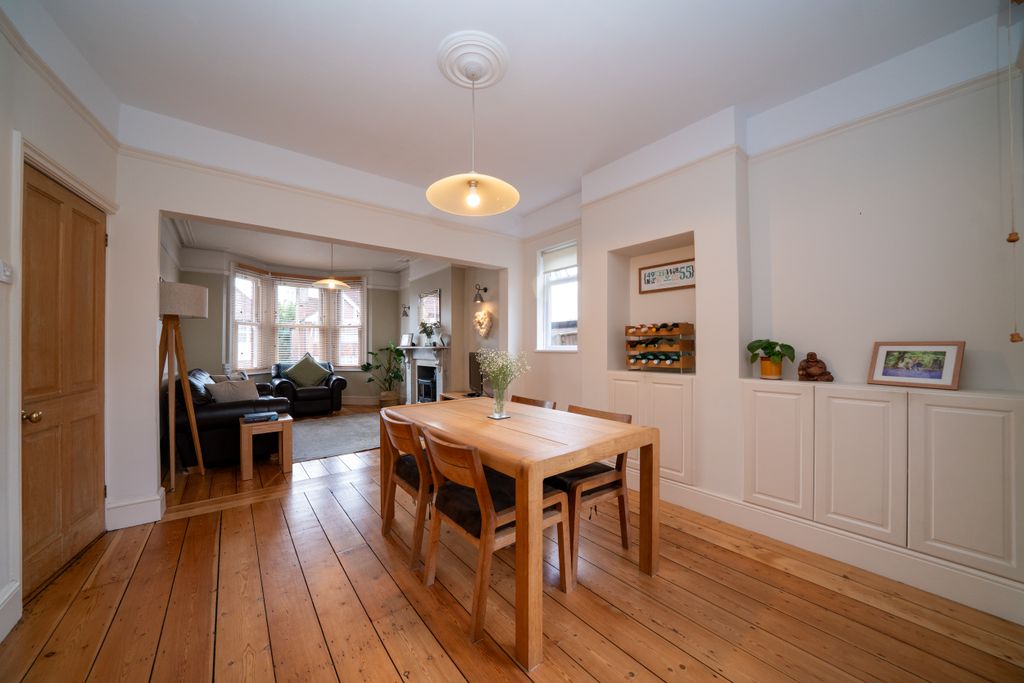 Property photo 3 of 21 65-Alexandra-Road-15