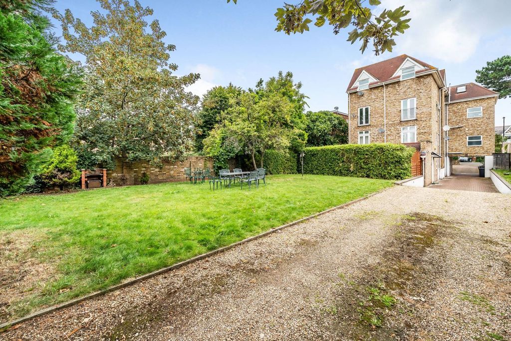Property photo 2 of 9