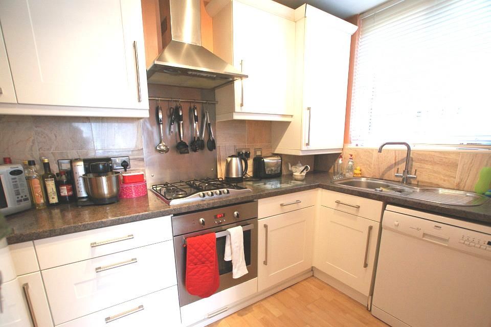 Property photo 2 of 10 2 Kingsdown Court Kit.Jpg