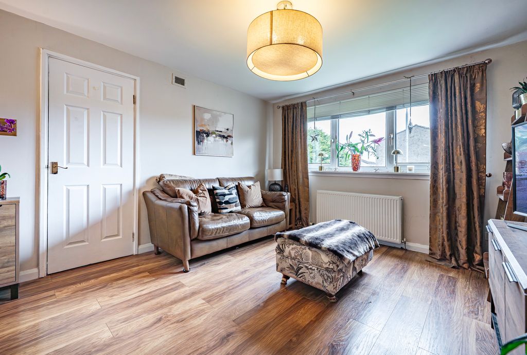 Property photo 2 of 39