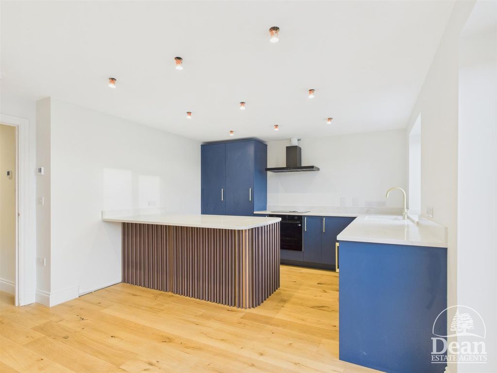 Property photo 2 of 13 Kitchen / Diner