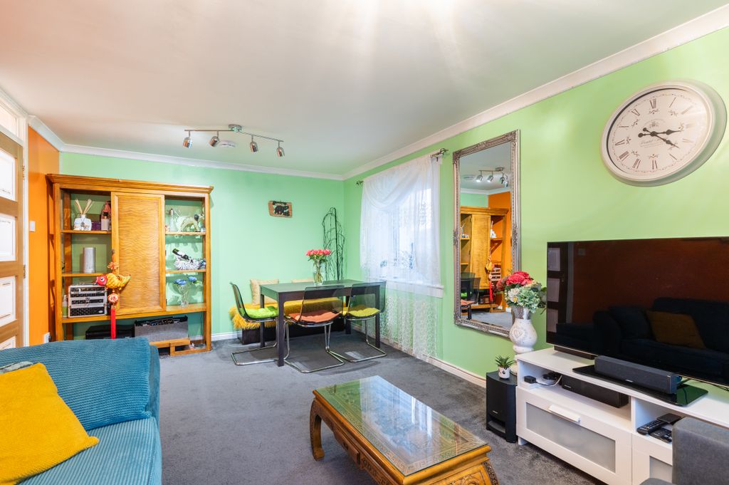 Property photo 3 of 21