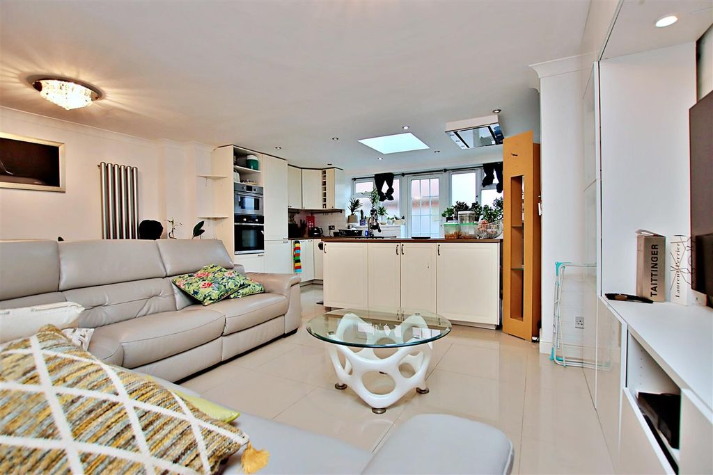 Property photo 2 of 10 Img_8242.Jpg