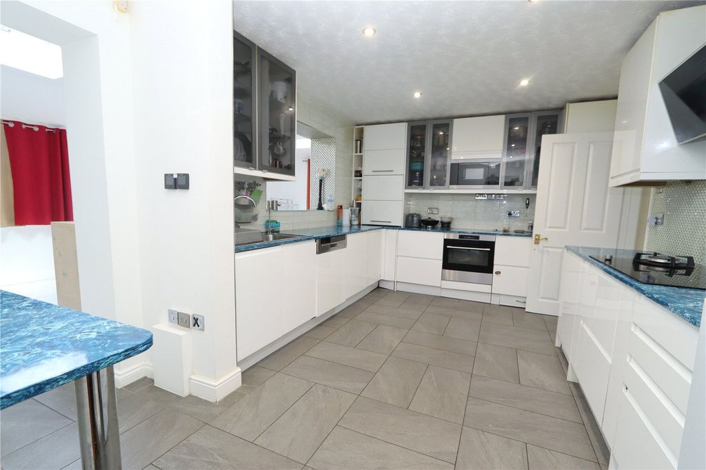 Property photo 3 of 13 Picture No. 16