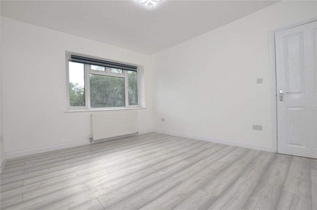 Property photo 3 of 6 Picture No. 05