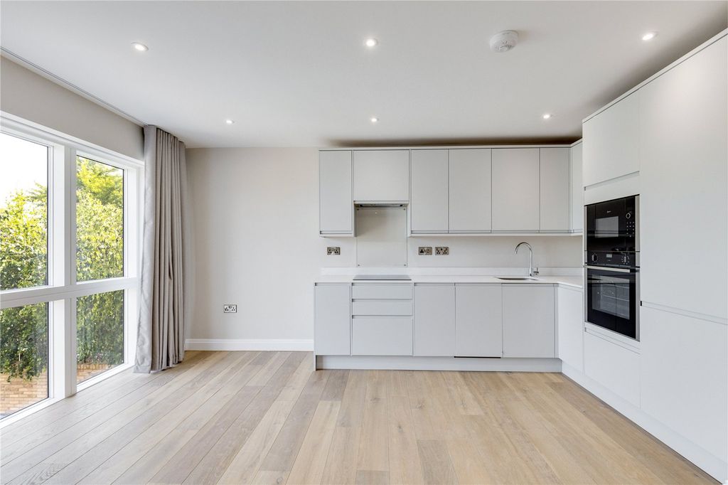 Property photo 2 of 13 Picture No. 04