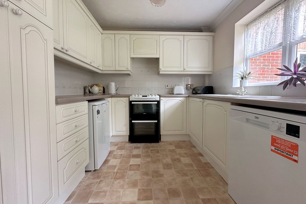 Property photo 3 of 29 Kitchen