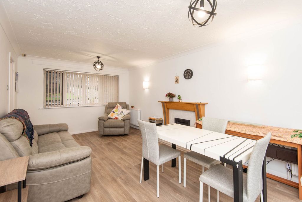 Property photo 2 of 25