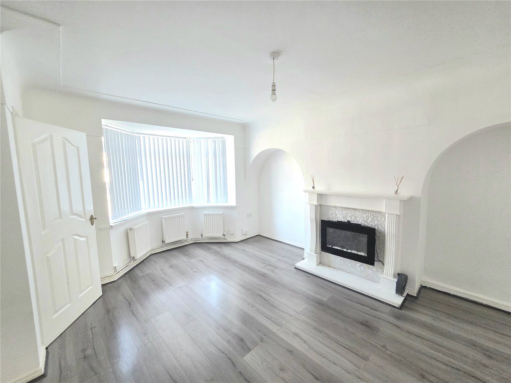 Property photo 3 of 13 Picture No. 04