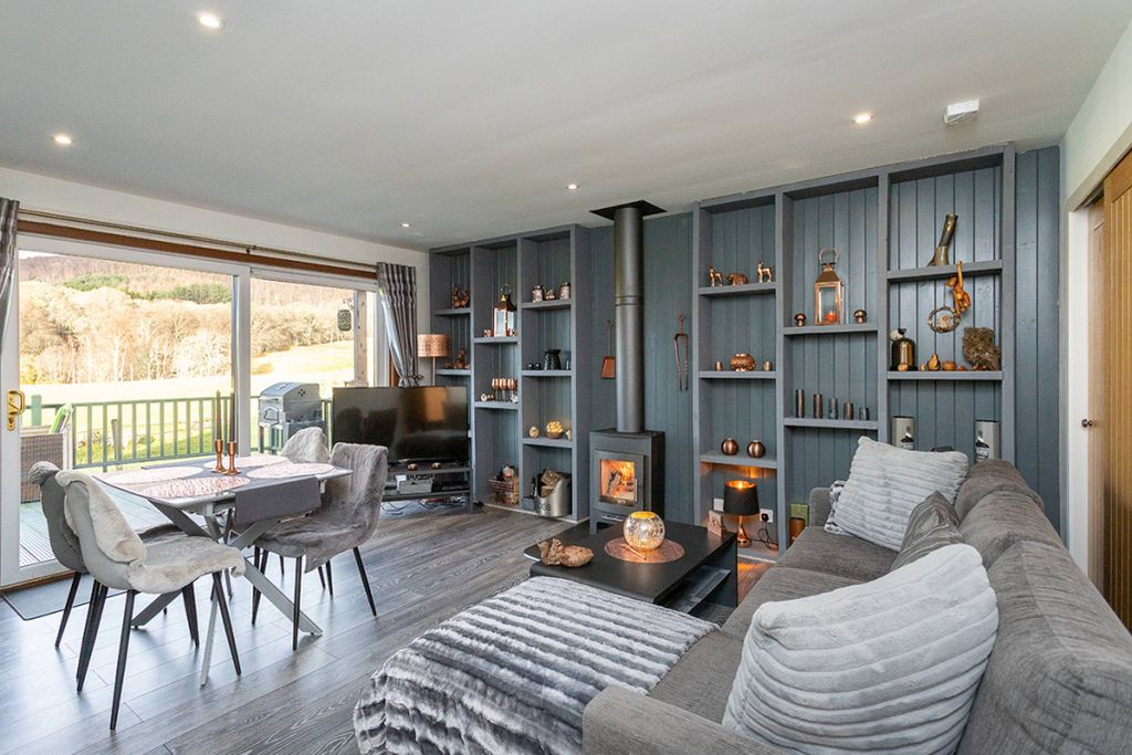 Property photo 3 of 22