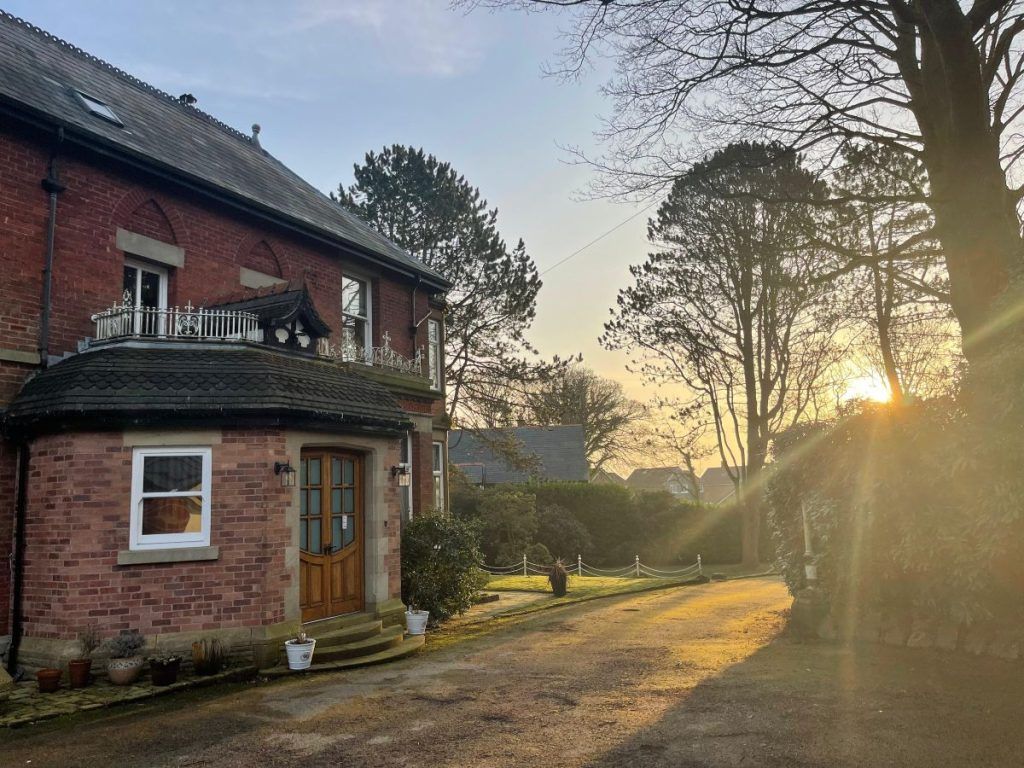 Property photo 2 of 87 16