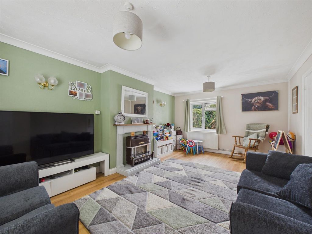 Property photo 2 of 18 Cam03972G0-Pr0475-Still006.Jpg