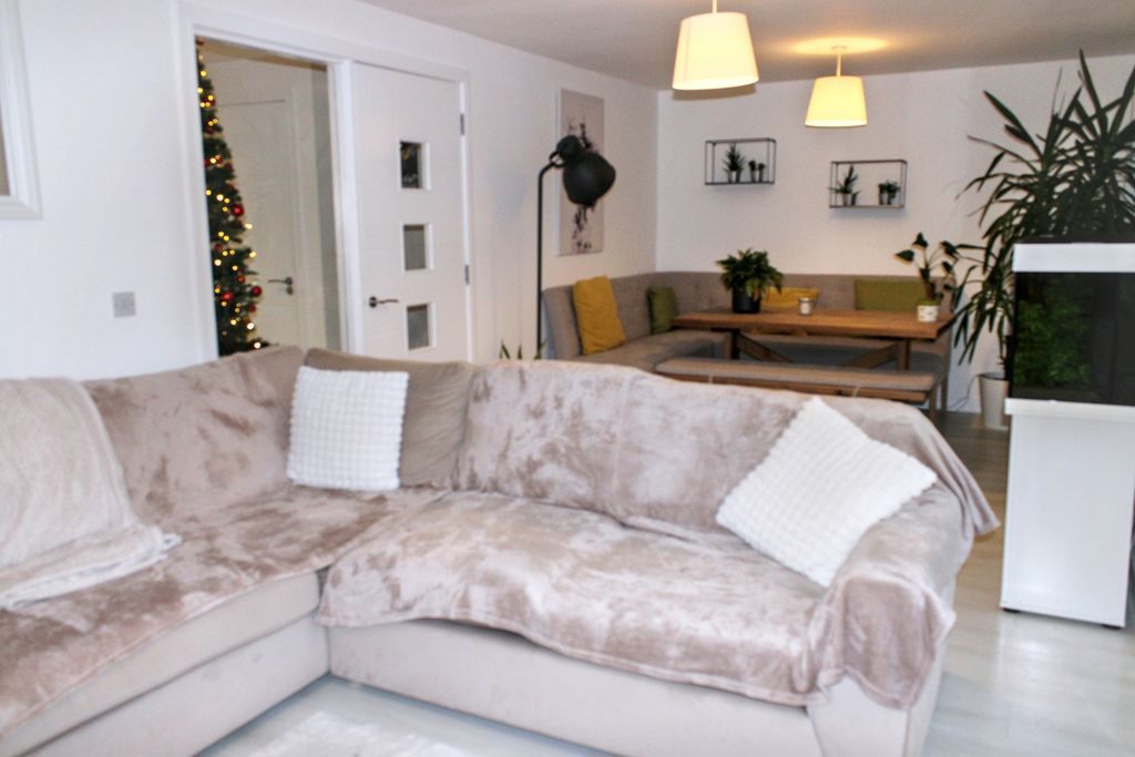 Property photo 3 of 17 Photo 3