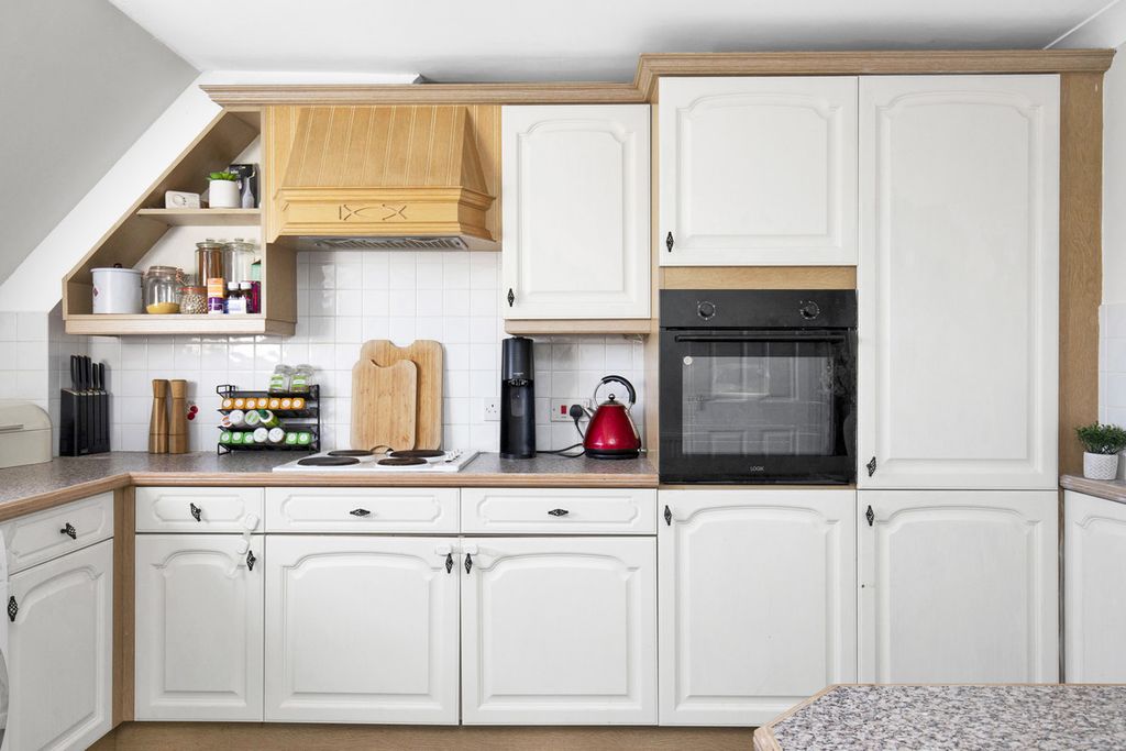 Property photo 2 of 26