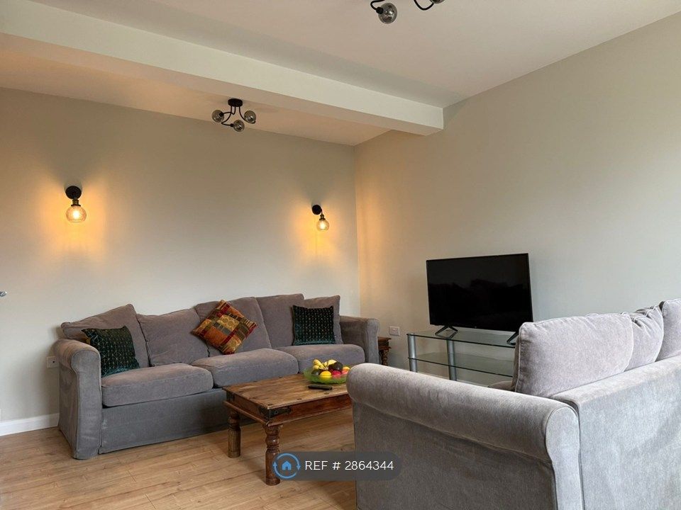 Property photo 1 of 19 Living Room