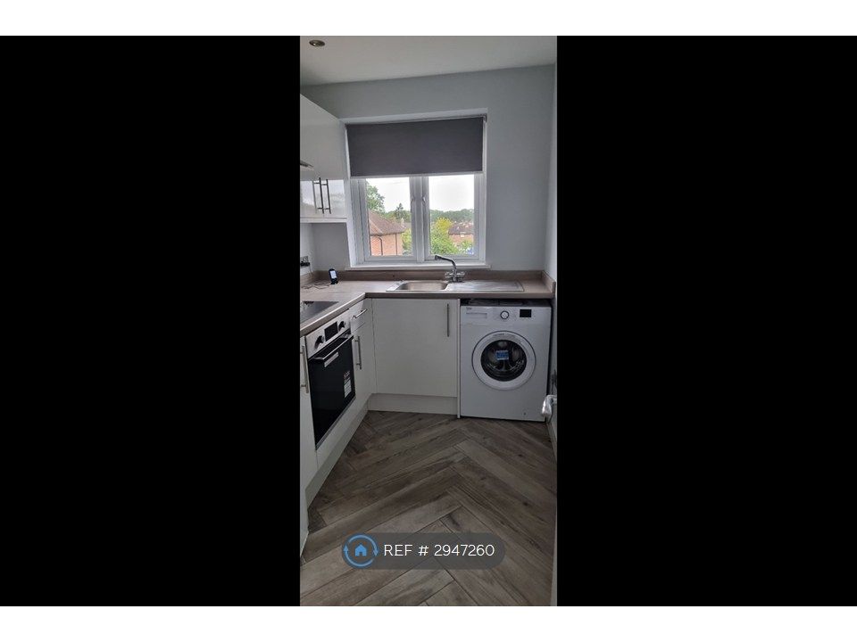 Property photo 2 of 5 Kitchen