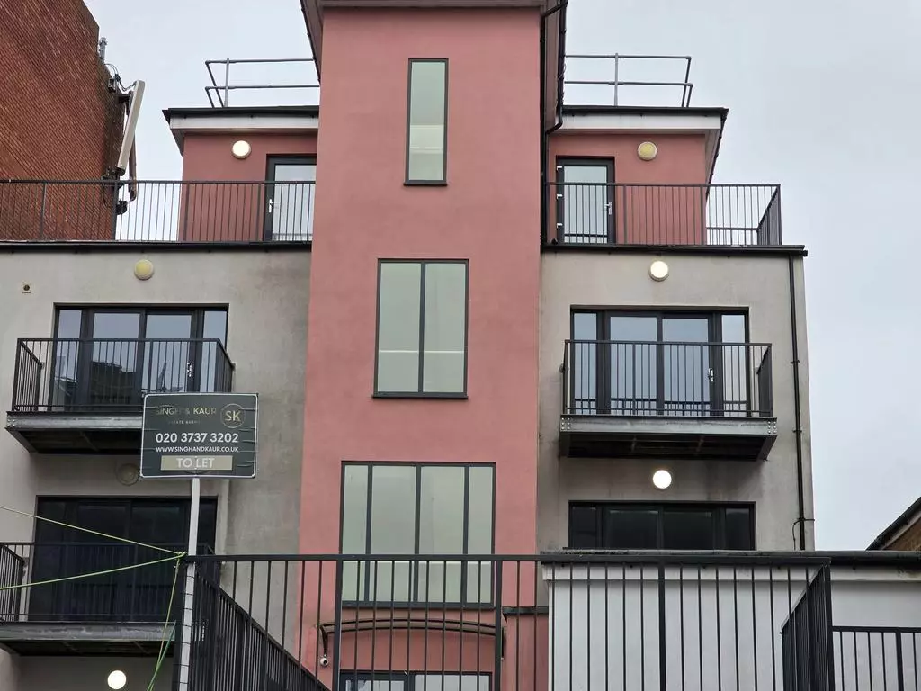 Property photo 2 of 17