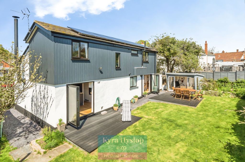 Property photo 1 of 24