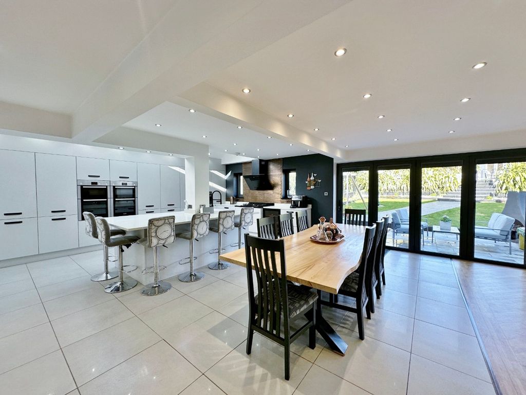 Property photo 3 of 51 Photo 13